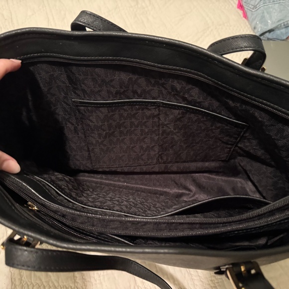 Michael Kors Large Jet Set Travel Tote With Laptop Compartment - Picture 9 of 9